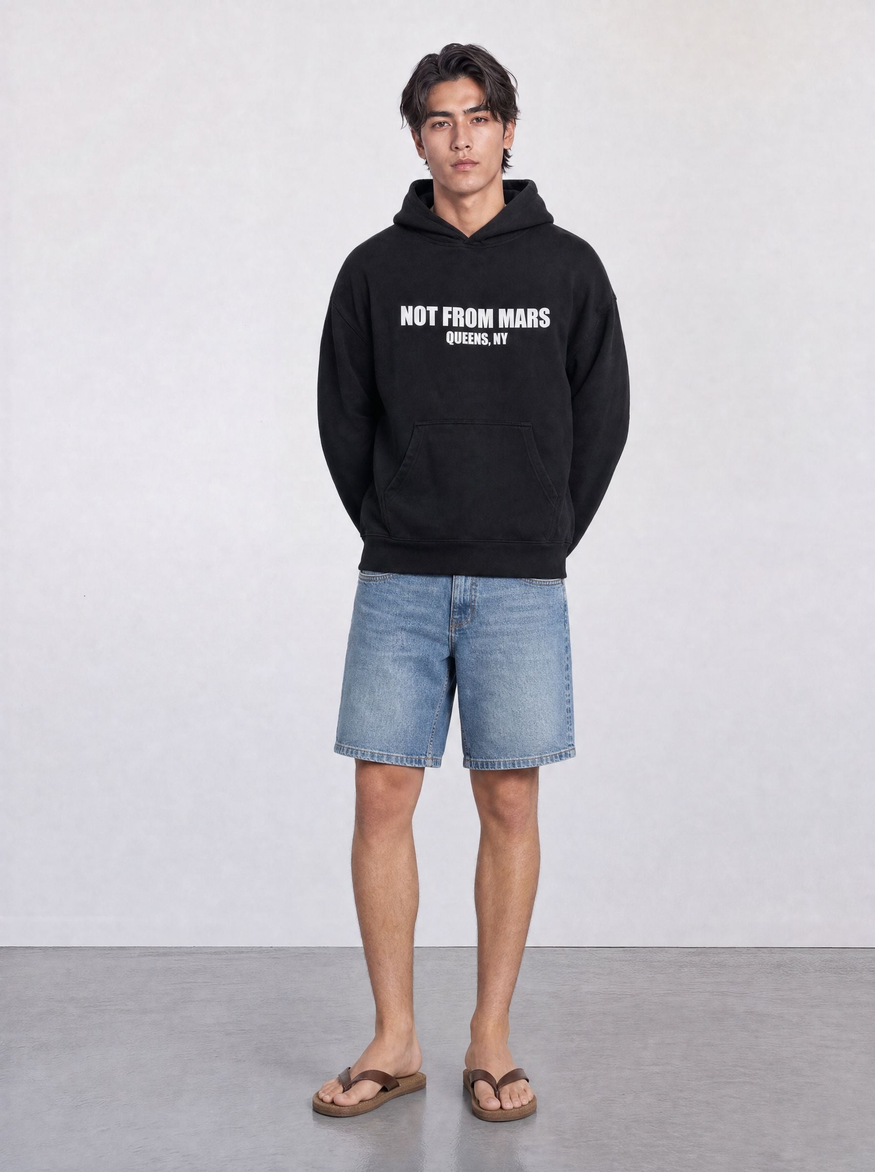 QUEENS HOODIE